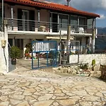 Grandmother's House Ágios Pétros