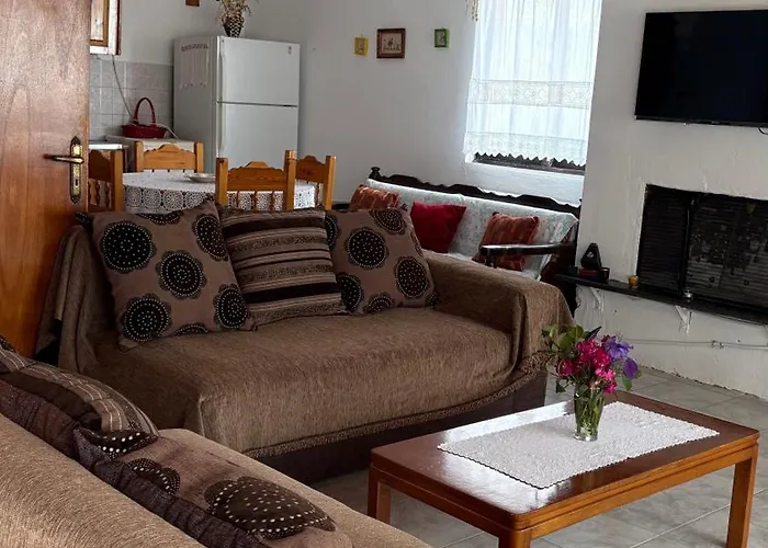 Grandmother's House Ágios Pétros