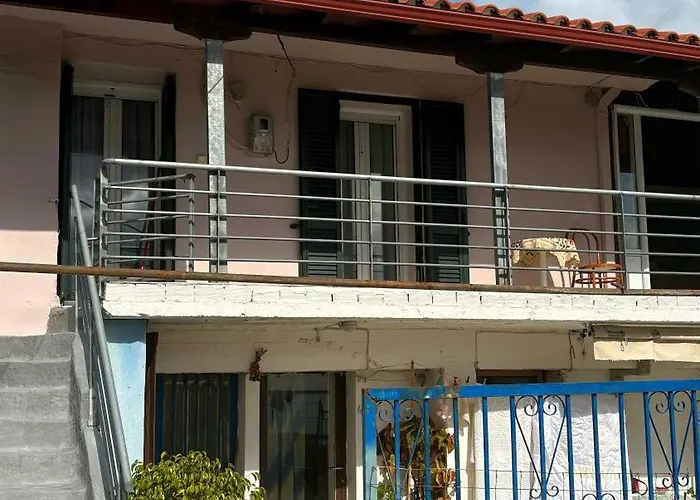 Grandmother's House * Ágios Pétros